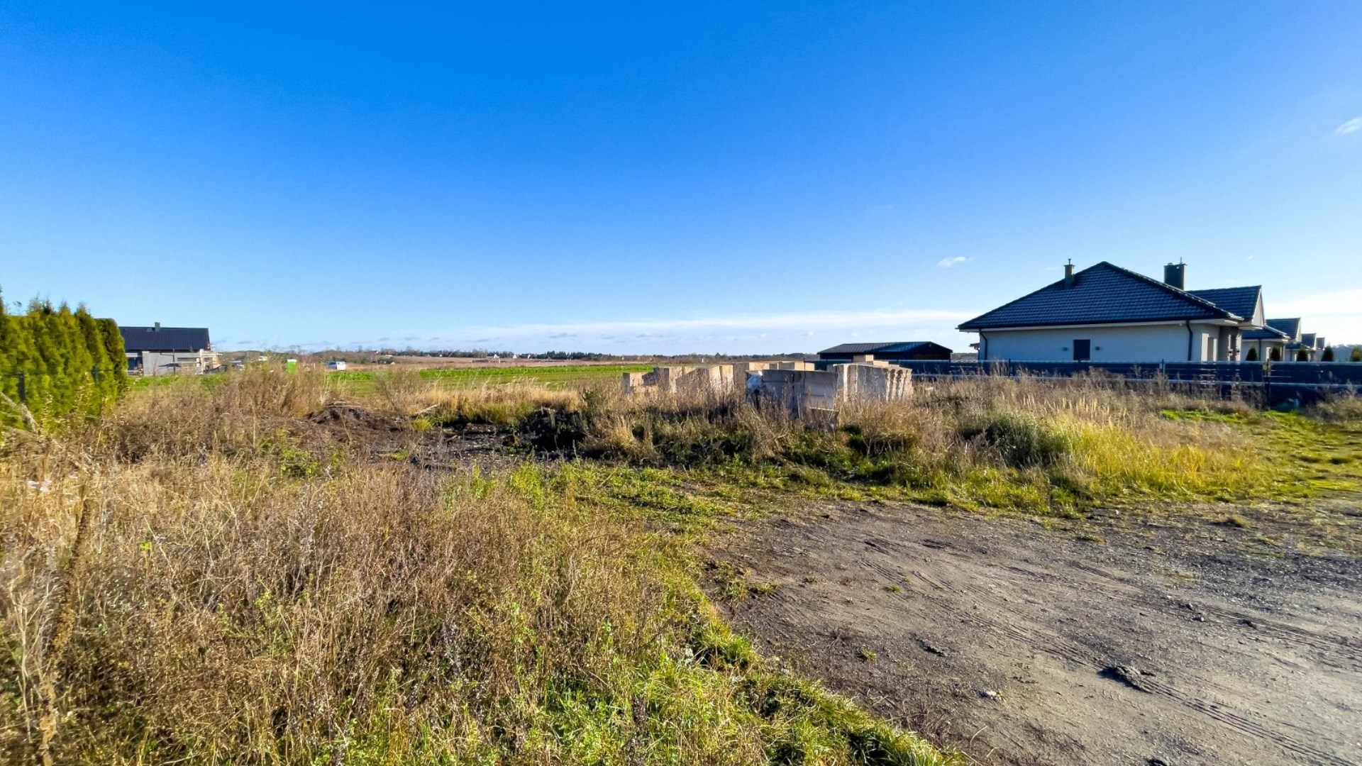 Działka na sprzedaż