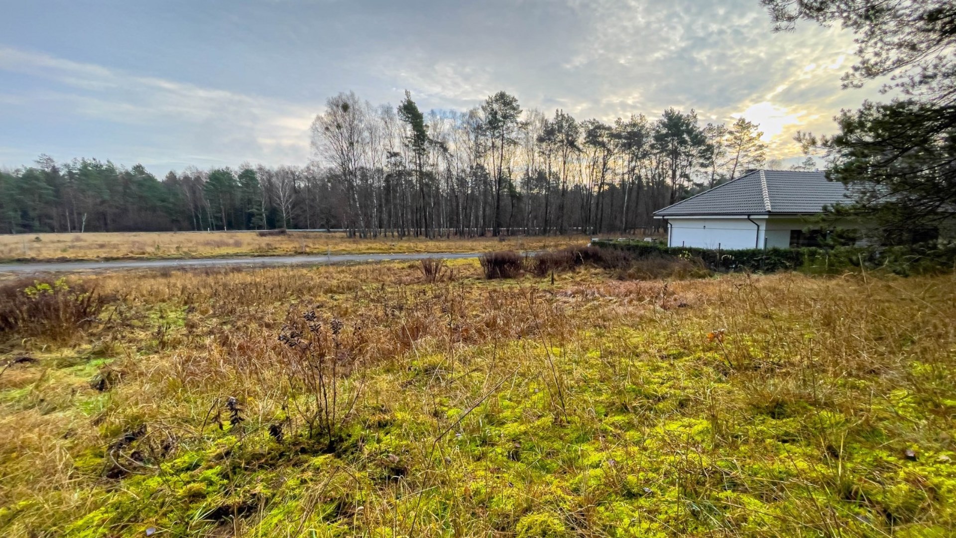 Działka na sprzedaż