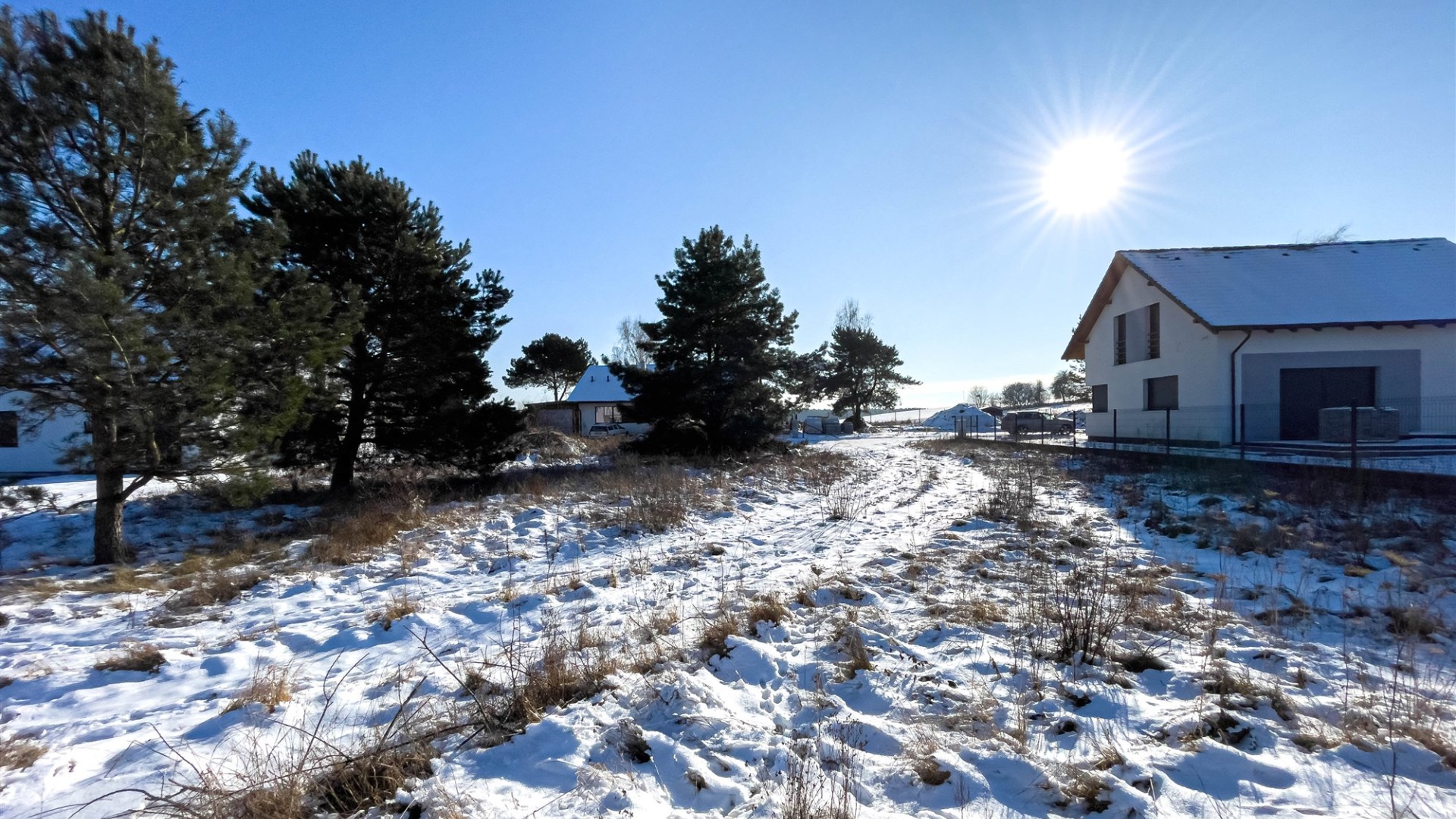 Działka na sprzedaż