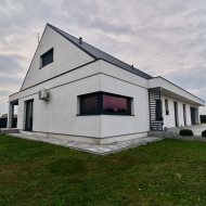 Dom na sprzedaż
